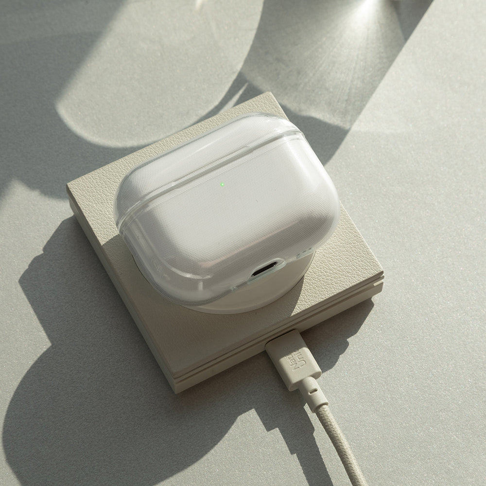 Apple AirPods Pro 3 Kılıf Qi M-Safe Şarj Özellikli Native Union Clear Serisi Silikon Kapak - Görsel 6