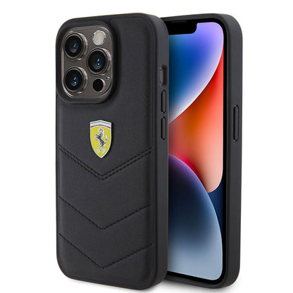 Apple iPhone 15 Pro Kılıf Ferrari Orjinal Lisanslı Deri Dikişli Arka Yüzey Metal Logo Tasarımlı Kapak - Görsel 3
