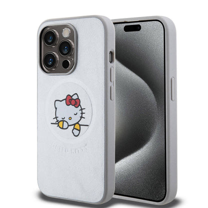 Apple iPhone 15 Pro Max Kılıf Hello Kitty Orjinal Lisanslı M-safe Şarj Özellikli Baskı Logolu Uyuyan Kitty Deri Kapak - Görsel 2