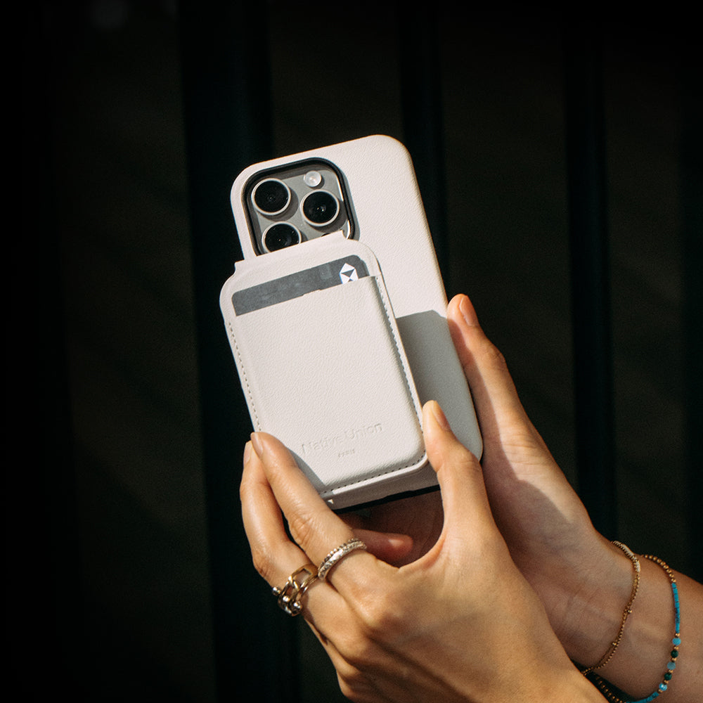 Apple iPhone 16 Pro Max Kılıf M-safe Şarj Özellikli Deri Görünümlü Native Union 2024 Active Serisi Kapak - Görsel 2