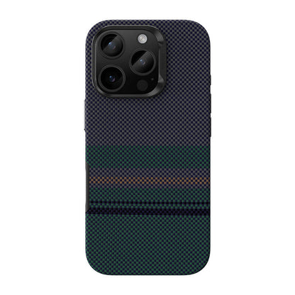 Apple iPhone 16 Pro Max Kılıf M-safe Şarj Özellikli Karbon Fiber Tasarımlı Benks Aurora ArmorPro Kevlar Kapak - Görsel 2
