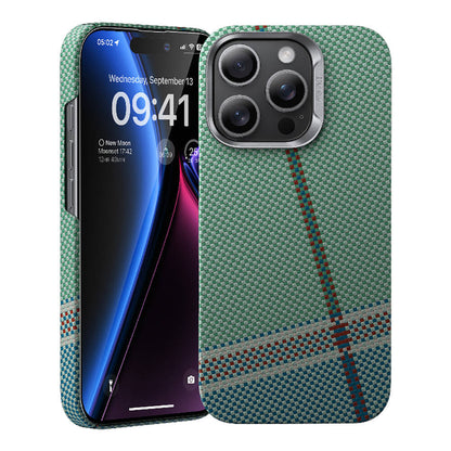Apple iPhone 16 Pro Max Kılıf M-safe Şarj Özellikli Karbon Fiber Tasarımlı Benks Passion Green ArmorAir Kevlar Kapak