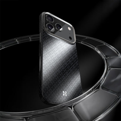 Apple iPhone 17 Pro Max Kılıf M-Safe Şarj Özellikli Benks ArmorAir ArmorGrid Serisi Kevlar Kapak - Görsel 18
