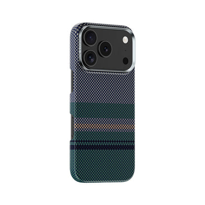 Apple iPhone 17 Pro Max Kılıf M-safe Şarj Özellikli Karbon Fiber Tasarımlı Benks Aurora ArmorAir Kevlar Kapak - Görsel 2