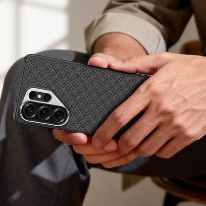 Galaxy S26 Ultra Kılıf M-Safe Şarj Özellikli Benks ArmorPro ArmorGrid Serisi Kevlar Kapak - Görsel 9