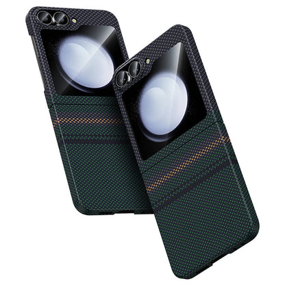 Galaxy Z Flip 6 Kılıf Karbon Fiber Tasarımlı Benks Aurora ArmorAir Kevlar Kapak - Görsel 2